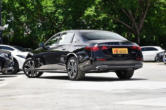 2024款奔驰E级新能源 E 350 e L 插电式混合动力轿车