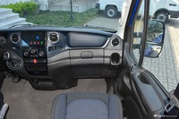 2021款依维柯欧胜3.0T自动超瑞长轴短悬高顶侧拉门