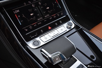 2022款奥迪A8L Horch创始人版 经典型