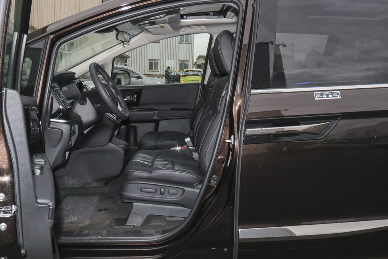 2019款艾力绅混动2.0L自动至尊版