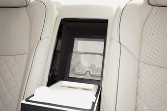 2024款奥迪A8L Horch创始人版 55TFSI