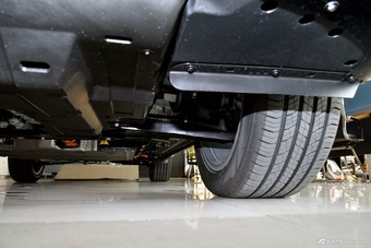 2025款蓝电E5 PLUS 165km 长续航先享版 7座