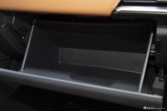 2022款福田征服者5 2.0T自动柴油两驱武林至尊长轴4F20TC