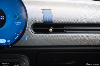 2025款MINI 2.0T COOPER S 艺术家 五门版