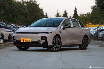 2025款零跑B01 550悦享版图片