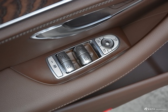 2021款奔驰E级 E 300 L 尊贵型