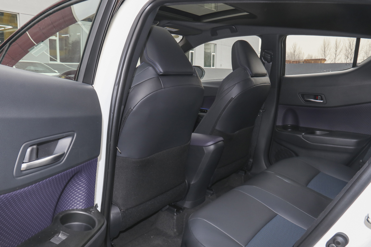 2020款C-HR 2.0L自动领先版