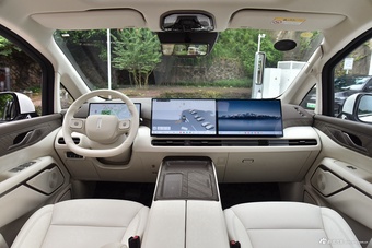 2025款魏牌 高山 四驱高山7图片