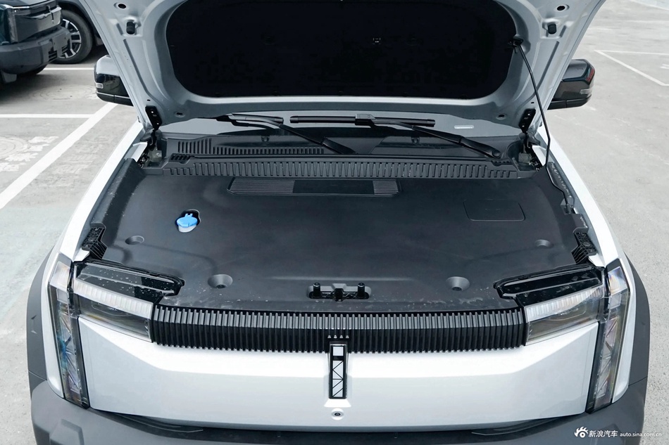 2024款iCAR 03 401km 两驱标准进阶版