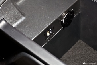 2025款一汽丰田bZ5 550 PRO智行版