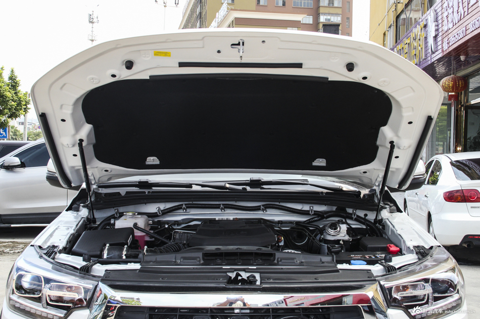  2019款帅铃T8 2.0T手动探索版四驱尊贵型大双