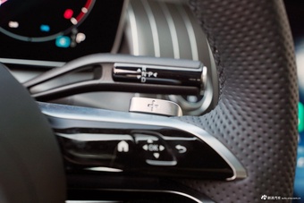 2025款奔驰GLC轿跑 GLC 300 4MATIC轿跑SUV