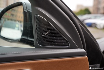 2025款奔驰E级改款 E 300 L 豪华型