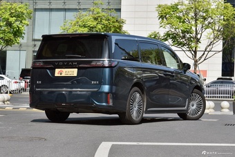 2025款岚图梦想家 PHEV 四驱尊贵乾崑版