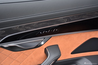 2022款奥迪A8L Horch创始人版 经典型