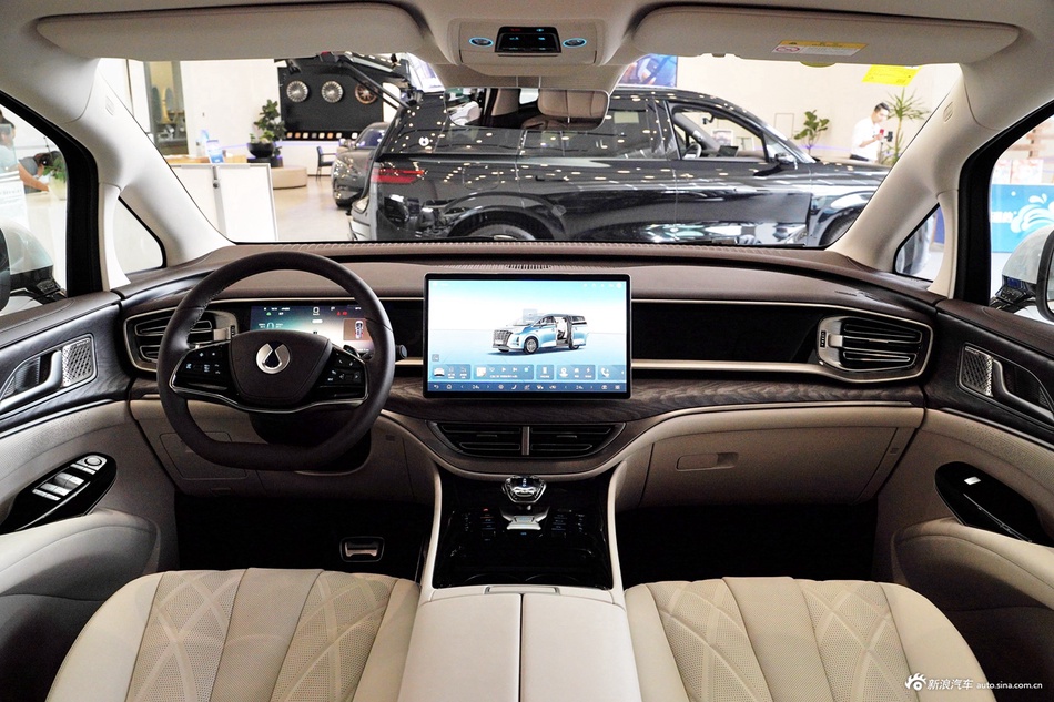 2025款腾势D9 DM-i 1020 智驾版四驱尊享型