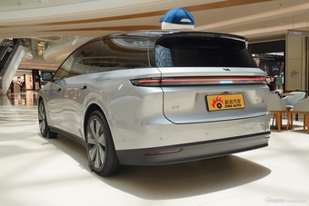2025款理想i8 高配
