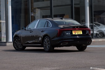 2026款红旗H5 2.0T旗畅Pro版