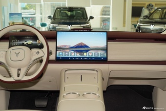 2025款岚图知音 后驱乾崑版