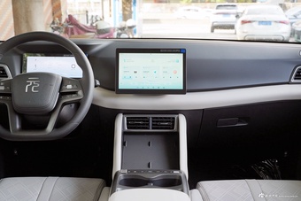 2025款比亚迪元UP 301KM领航型