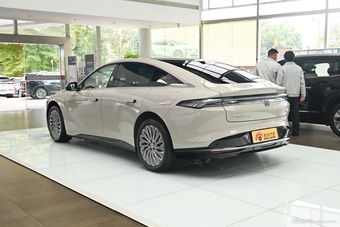 2025款至境L7 艾维亚