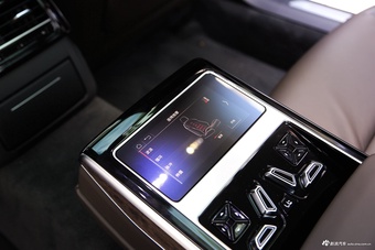 2022款奥迪A8L 改款 55 TFSI quattro 旗舰型