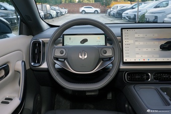 2026款零跑Lafa5 515 Plus