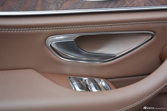 2021款奔驰E级 E 300 L 尊贵型