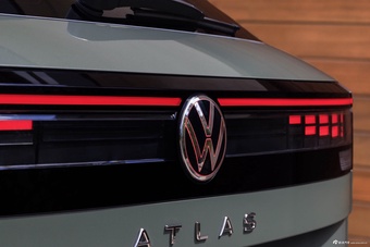 2027款大众Atlas Cross Sport SEL 4MOTION R-Line