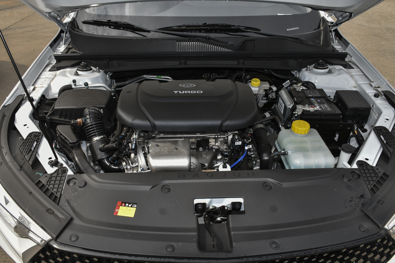 2019款宝骏RC-6 1.5T手动24小时在线精英型图片