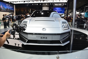 广州车展实拍 沙龙汽车首款车型机甲龙