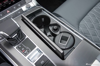 2024款奥迪A7L 45 TFSI quattro RS 套件竞速版