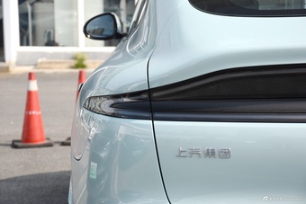 2023款智己LS6 Max超强性能版