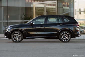 2026款宝马X5 xDrive 30Li 尊享型 M运动曜夜套装