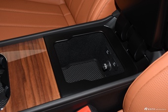 2024款添越 4.0T V8