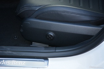 2024款奔驰C级 C 260 L 4MATIC 运动版