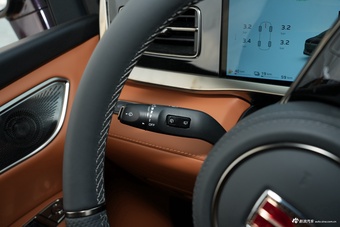 2026款红旗HQ9 PHEV 2.0T 四驱尊贵版