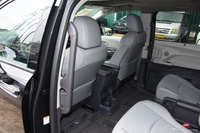 2024款格瑞维亚 2.5L混动 舒适版