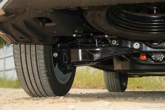 2026款皇冠陆放 2.5L HEV四驱尊贵版