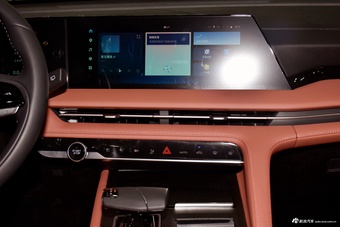 2024款长安CS75 PLUS 第三代 冠军版 1.5T 智驾劲航型