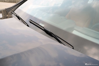 2025款奔驰GLC改款 300 L 4MATIC 豪华型 7座