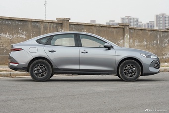 2025款秦PLUS DM-i 智驾版 55KM领先型