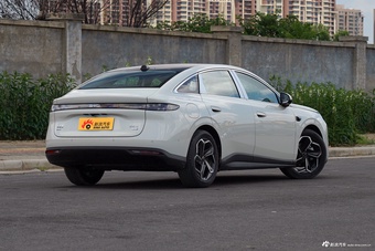 2027款海豹06DM-i 320KM尊享型