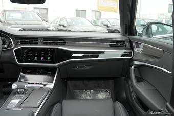 2026款奥迪A6L 45 TFSI quattro 臻选动感型