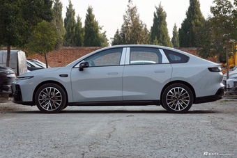 2025款零跑B01 430舒享版