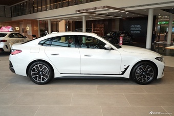 2025款宝马i4 eDrive35