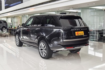 2026款揽胜 3.0 L6 400PS HSE长轴版