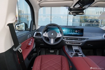 2026款宝马X5 xDrive 30Li 尊享型 M运动曜夜套装