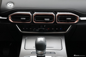 2021款捷途X70 PLUS 改款 1.5T 手动风 7座