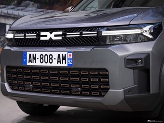 2025款Bigster TCe 130 4x4 Extreme